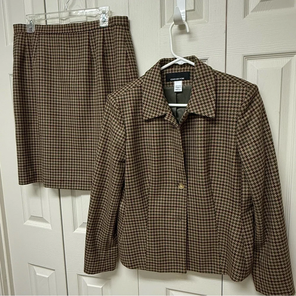 Jones New York. size 14 skirt and blazer suit - Picture 8 of 8